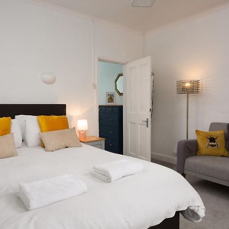 Lovely City Town House With Free Parking Sleeps 2 To 6 Guests York Dış mekan fotoğraf