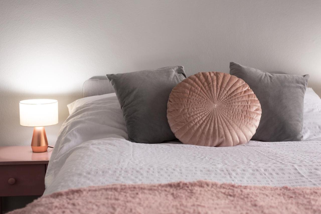 Lovely City Town House With Free Parking Sleeps 2 To 6 Guests York Dış mekan fotoğraf