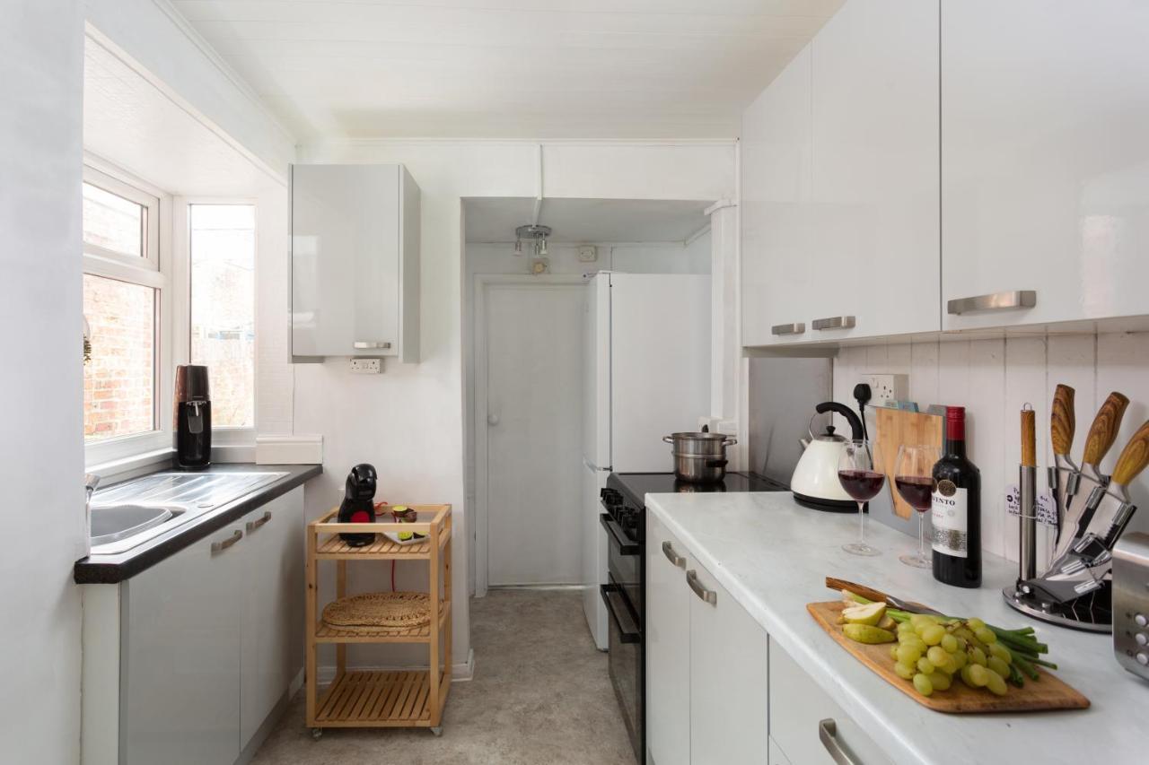 Lovely City Town House With Free Parking Sleeps 2 To 6 Guests York Dış mekan fotoğraf