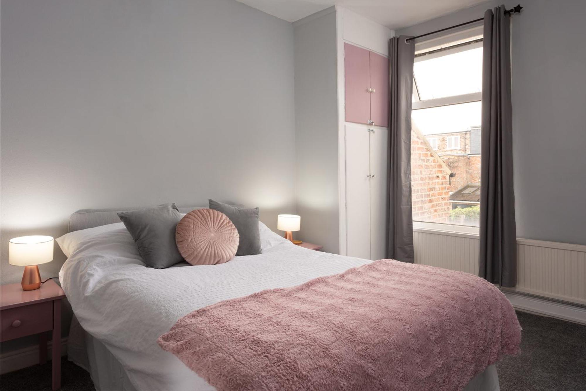 Lovely City Town House With Free Parking Sleeps 2 To 6 Guests York Dış mekan fotoğraf